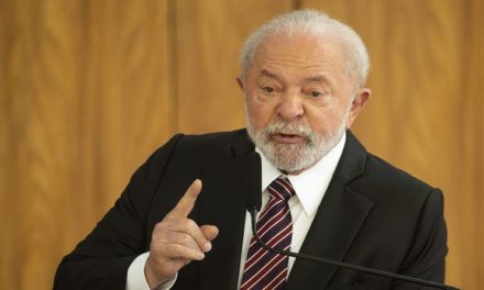 Lula firmó decreto sobre armas para disminuir violencia en Brasil