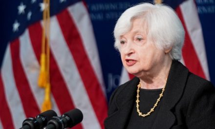 Secretaria del Tesoro de EEUU no descartó peligro de recesión