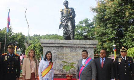 Entregada ofrenda ecológica por el 240° Aniversario del natalicio de El Libertador Simón Bolívar