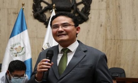 Ordenaron al Ministerio Público investigar a funcionario del TSE de Guatemala