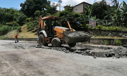 Avanzan trabajos de asfaltado en la carretera nacional San Juan-La Villa