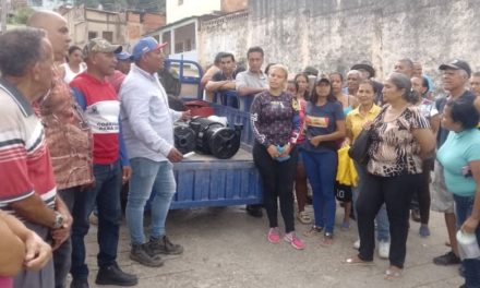 Gobierno de Ribas entregó manguera y dos bombas de rebombeo