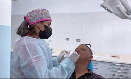 Gobierno regional entregó 119 prótesis dentales en jornada de salud bucal
