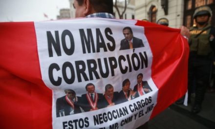 Perú malgastó más de 6 mil millones de dólares por efecto de la corrupción política