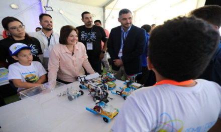 Venezuela recibió tres mil módulos de robótica