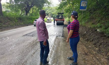 Colocadas 190 toneladas de asfalto en la carretera San Juan-Villa de Cura