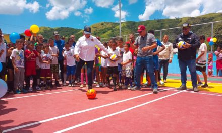 Gobierno Regional reinauguró cancha deportiva en “Prados de Paya II”