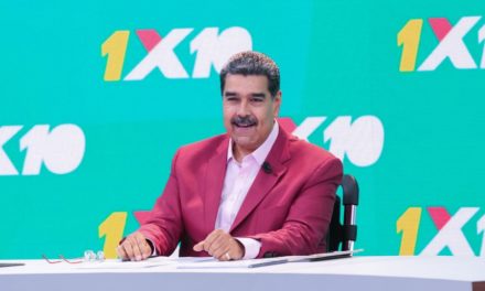Presidente Maduro llamó a combinar formas de organización del pueblo para avance en gestión