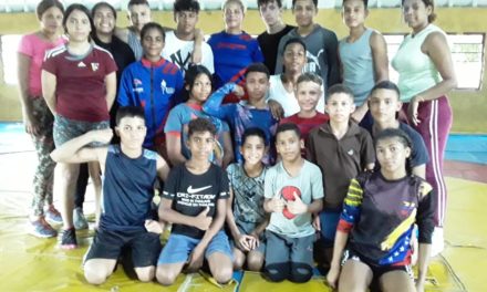 Aragua se alista para nacional Sub-15 de lucha olímpica en Delta Amacuro