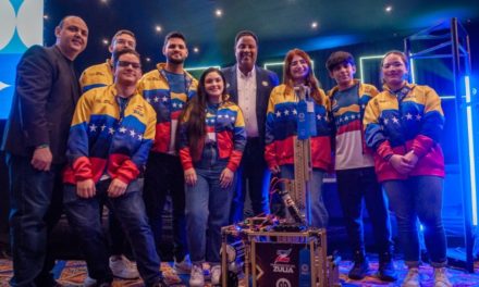 Jóvenes venezolanos ganaron medalla de oro en Campeonato Mundial de Robótica