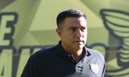 César Farías hace historia en el fútbol colombiano