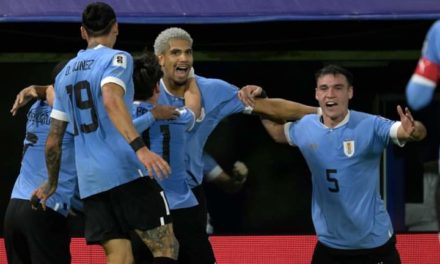 Uruguay le quitó el invicto al campeón del mundo