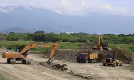 Autoridades inspeccionaron trabajos de rehabilitación del terraplén del Lago Los Tacarigua