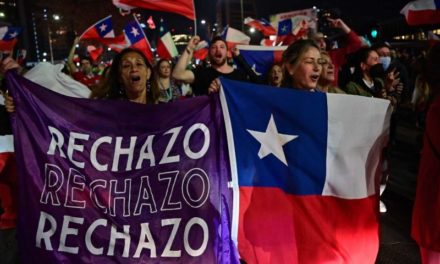 Proyecto constitucional chileno se encamina al rechazo, según sondeo