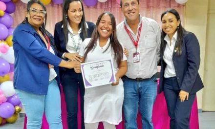 Certificados enfermeros para prestar atención especializada a embarazadas en Aragua