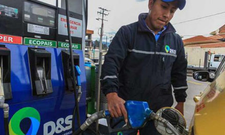 Gobierno de Ecuador presentará plan para subsidio de combustibles