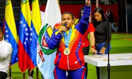 Ministro Maldonado otorgó becas a atletas de los juegos Parapanamericanos 2023
