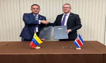 Venezuela y Costa Rica suscribieron acuerdos en servicios aéreos