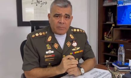 Ministro Padrino López calificó de fructífera reunión con Generales y Almirantes de cara a 2024