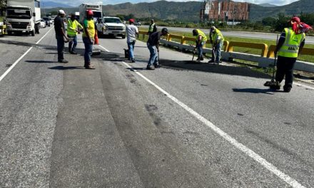 Vías de Aragua realizó rehabilitación de carretera Panamericana