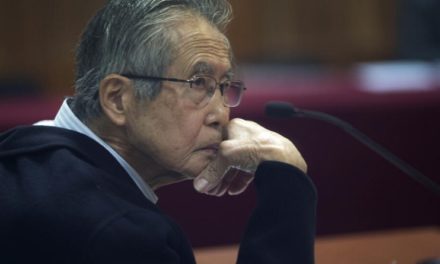 Polémica libertad de Fujimori divide a máximo tribunal en Perú