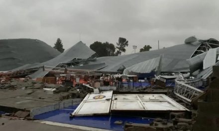 Equipos de emergencia atienden a afectados por temporal en Argentina