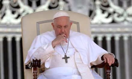 El papa plantea una tregua olímpica en 2024 para favorecer la paz