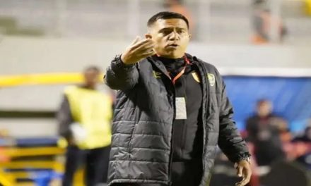 César Farías contactado para dirigir la selección chilena de fútbol