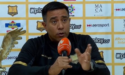 César Farías renunció a la dirección técnica del club colombiano
