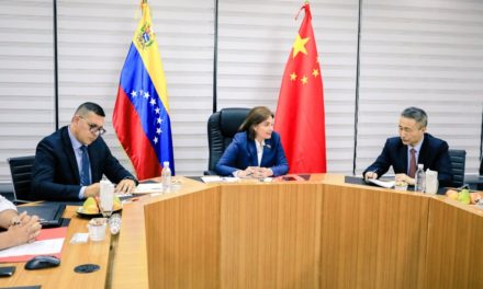 Venezuela y China continúan fortaleciendo cooperación en materia aeroespacial