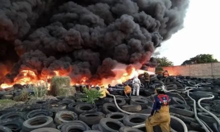 Sistema Nacional de Gestión y Riesgo extinguió llamas del incendio en la calle Orinoco