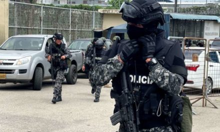 Ecuador militariza puertos y aeropuertos ante la crisis de seguridad
