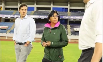Vicepresidenta Rodríguez recorre el Estadio Brígido Iriarte de cara al Preolímpico Sudamericano