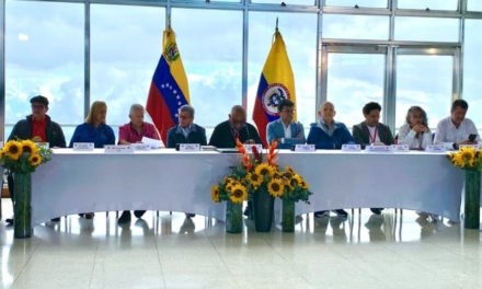 Gobierno de Colombia y ELN acuerdan reunirse nuevamente en Caracas