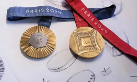 Medallas de París 2024 llevarán un fragmento de la Torre Eiffel