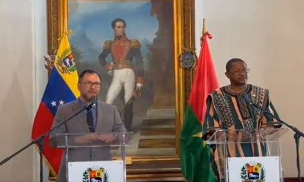Cancilleres de Venezuela y Burkina Faso fortalecen cooperación diplomática