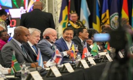 Presidente de Bolivia abogó por la multipolaridad mundial