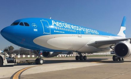 Paro de pilotos y aeronavegantes por 48 horas en Argentina