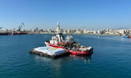 Barco con ayuda humanitaria salió de Chipre con destino a Gaza
