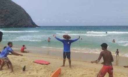 Realizada actividad de surf adaptativo en Choroní