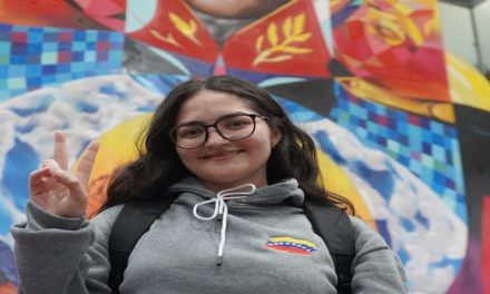 Joven venezolana forma parte del Festival de la Juventud en Rusia