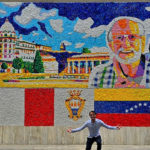 Artista venezolano Oscar Olivares inauguró primer mural de tapas en Italia