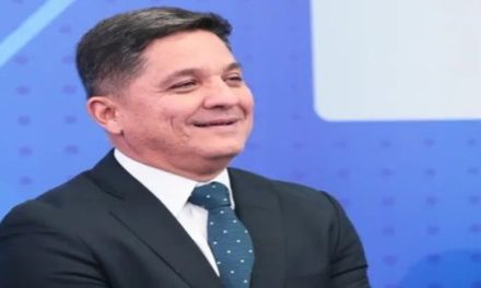 Ministro Márquez es designado padrino del 1×10 del Buen Gobierno en Caracas