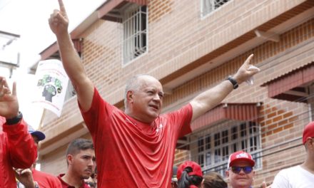 Diosdado Cabello: Maduro recorre el país acompañado por el pueblo