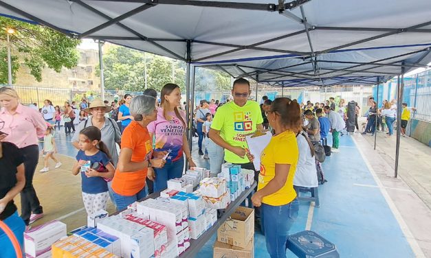 Movimiento Somos Venezuela realizó jornada integral en Girardot