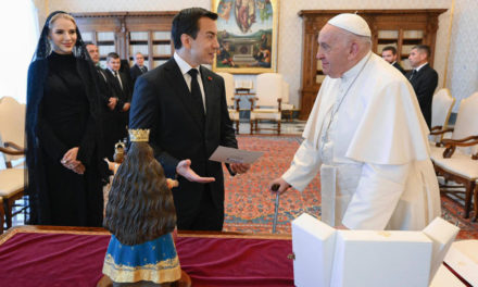 Papa Francisco recibió al presidente Noboa en el Vaticano