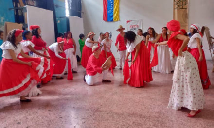 “Dibujando y Danzando” alumnos de Unearte presentaron actividades artísticas