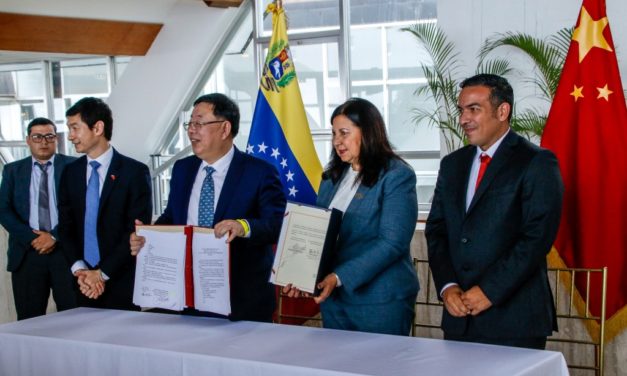Con firma de acuerdo China y Venezuela celebraron 50 años de diplomacia