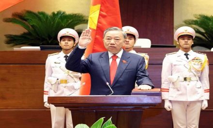 Presidente Maduro ratifica compromiso de elevar relaciones de hermandad con Vietnam