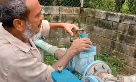 Revenga continúa dando respuesta efectiva en materia de agua potable